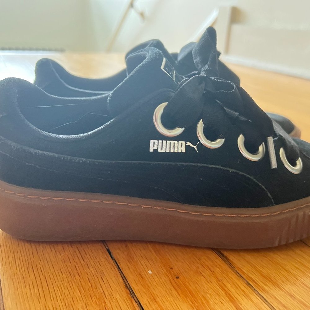PUMA Sneakers